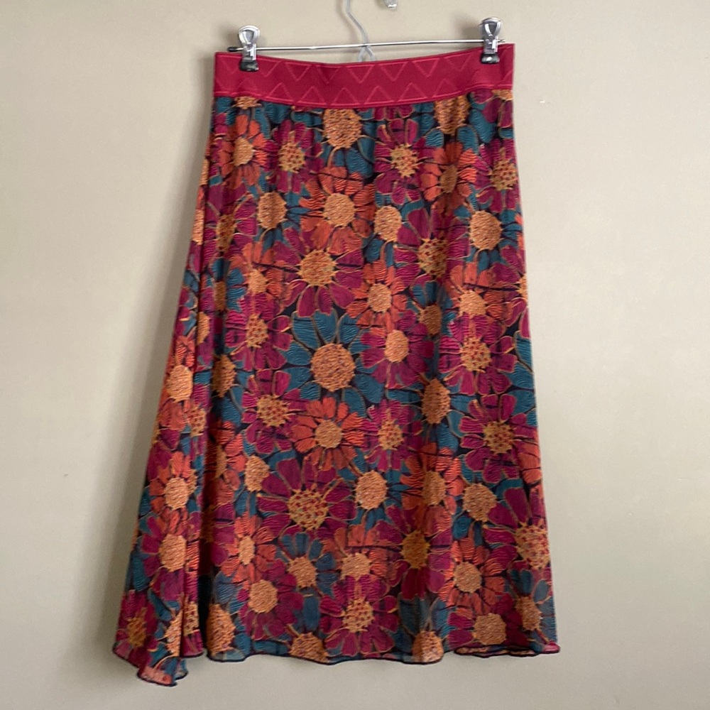 NWOT LuLaRoe floral skirt. Size Small